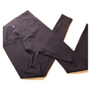 Size 8 black luxtreme lululemon